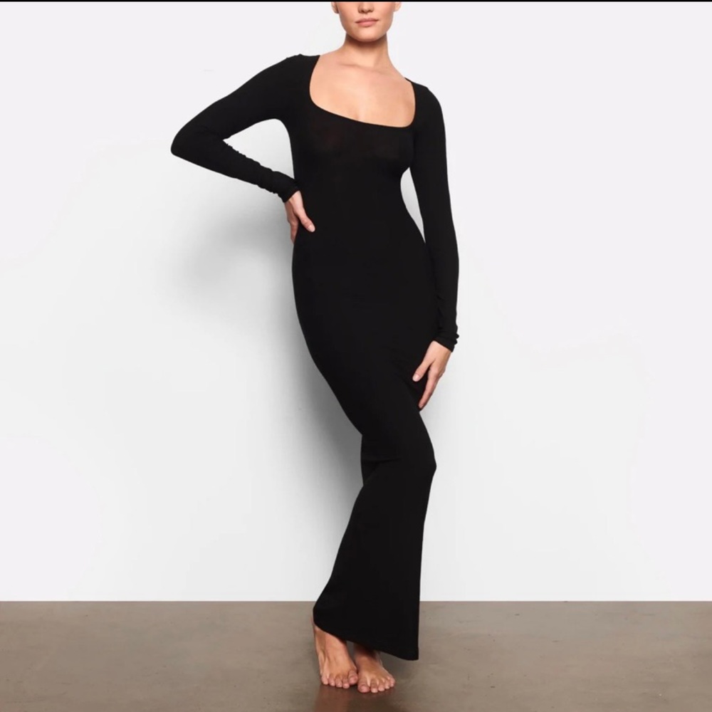 Skims long sleeve ribbed dress NWT Kim K. Large